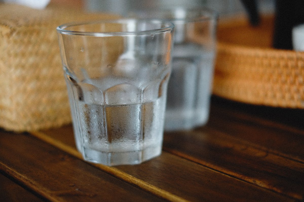 8 verres d’eau : mythe, réalité et bienfaits pour la santé