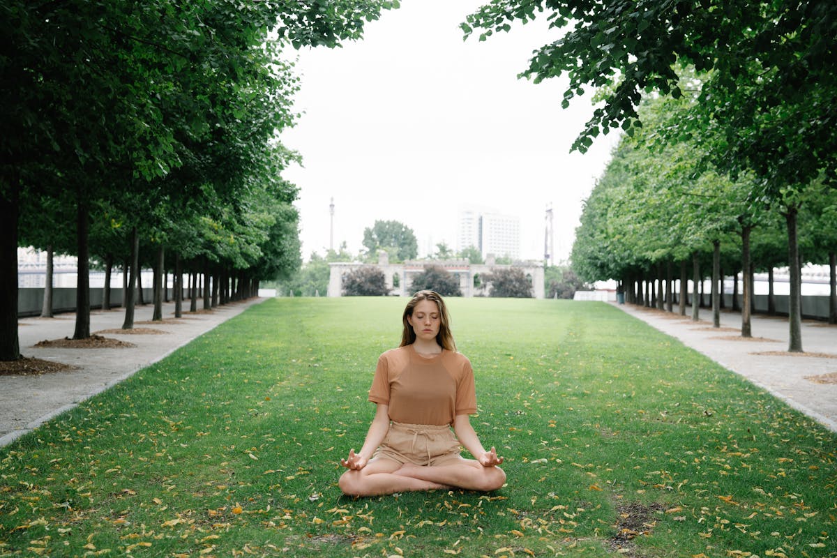 Méditation 10 minutes : une pratique accessible pour transformer votre quotidien