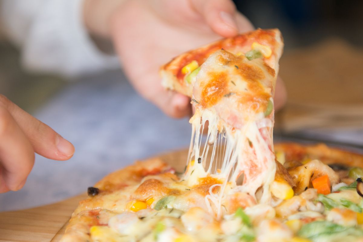 Calories d’une pizza : par part et par type