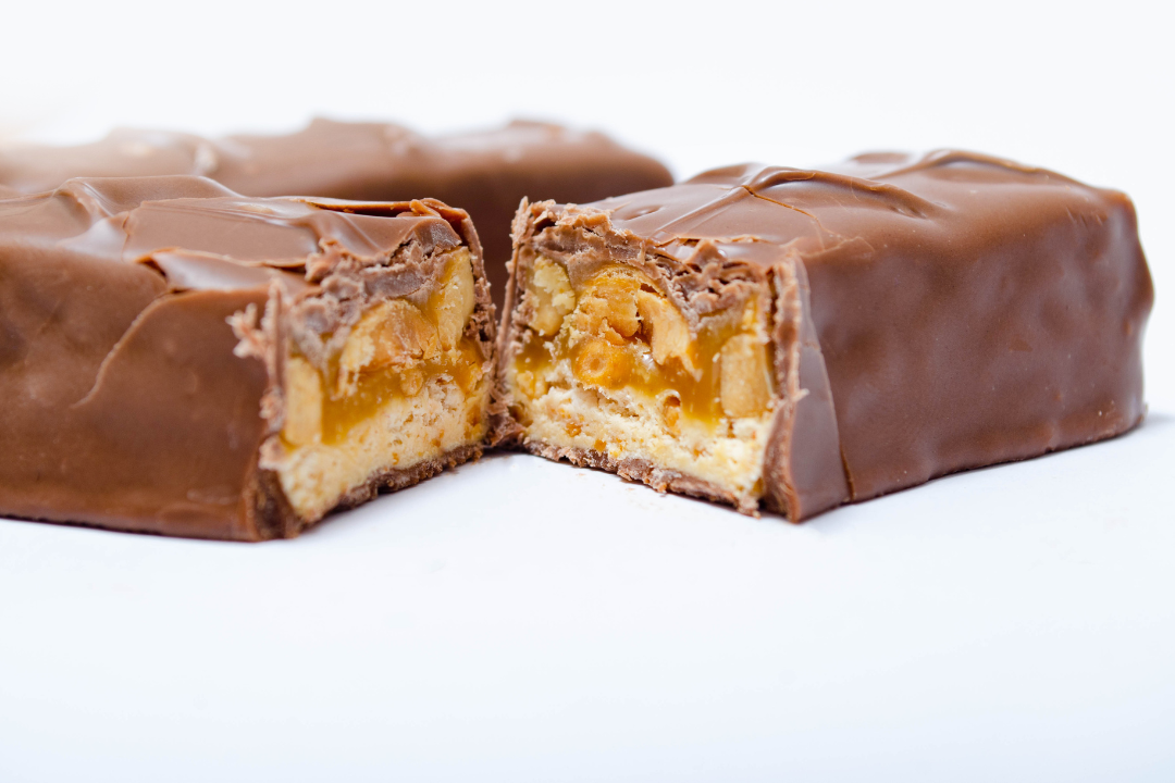 Calories dans un Snicker : valeurs nutritionnelles et conseils pratiques